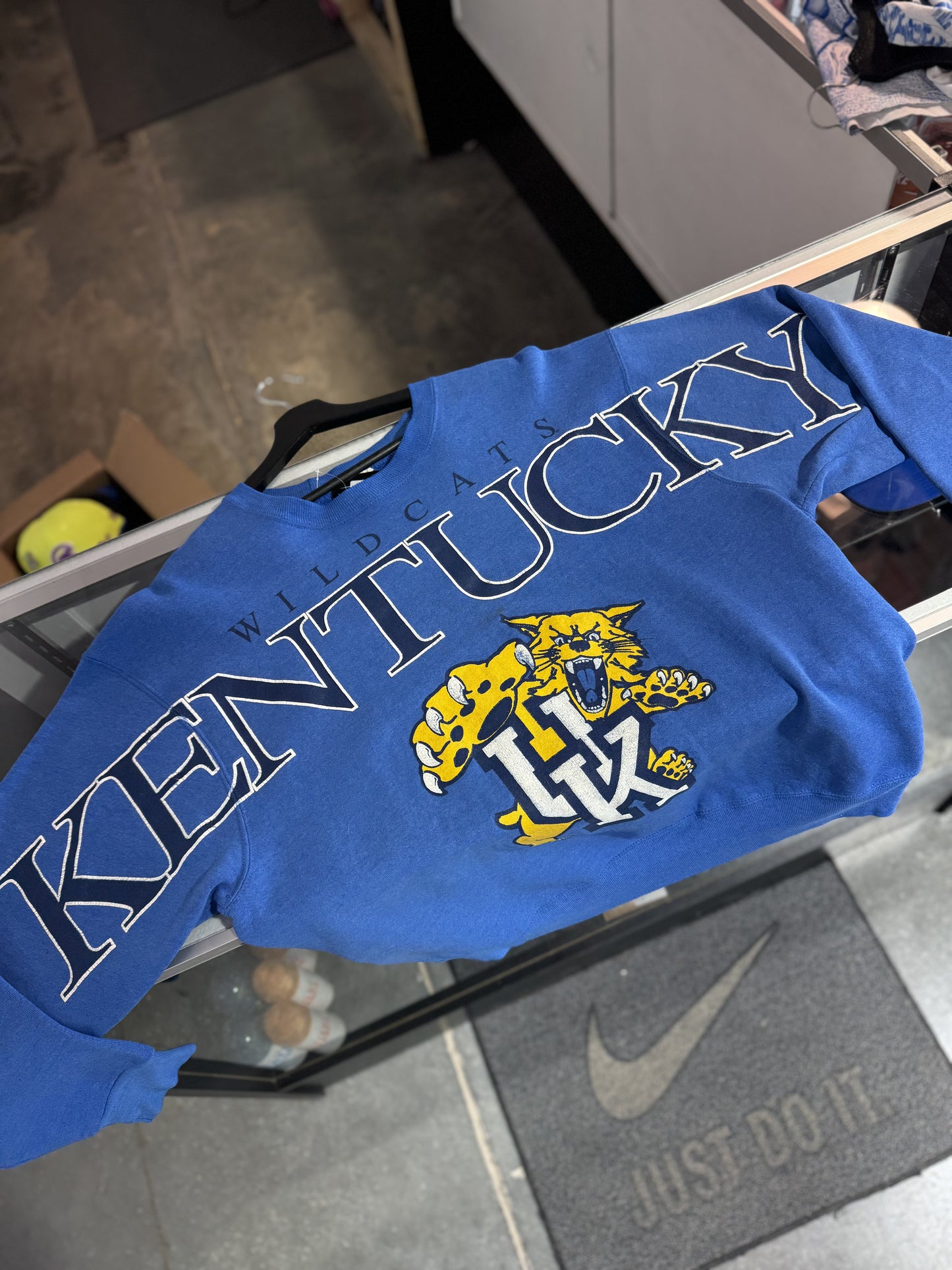 VTG KENTUCKY SPELLOUT CREWNECK