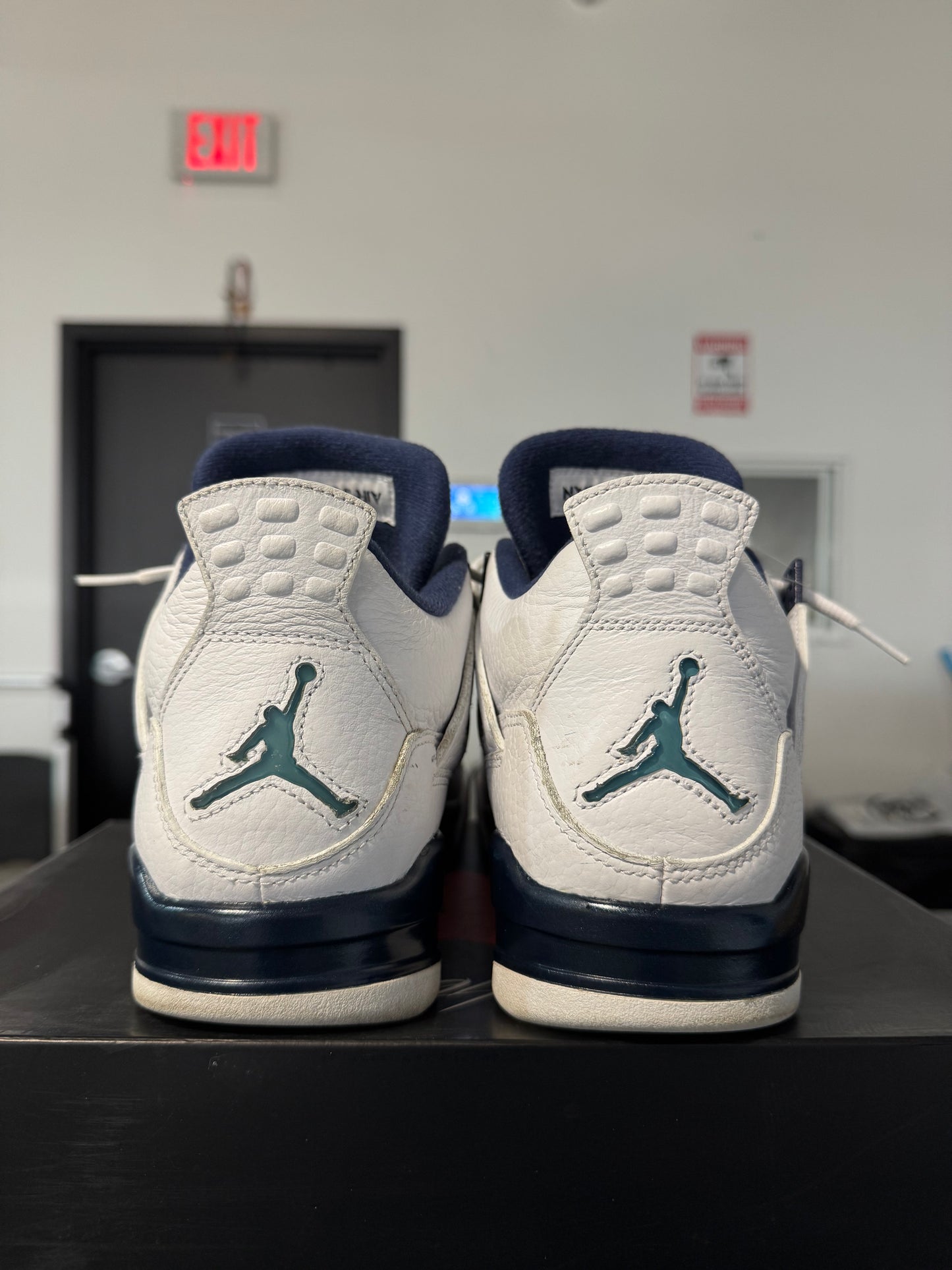AIR JORDAN 4 RETRO “COLUMBIA”