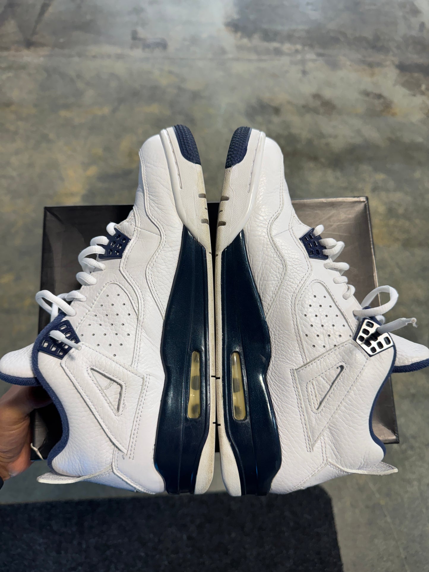 AIR JORDAN 4 RETRO “COLUMBIA”