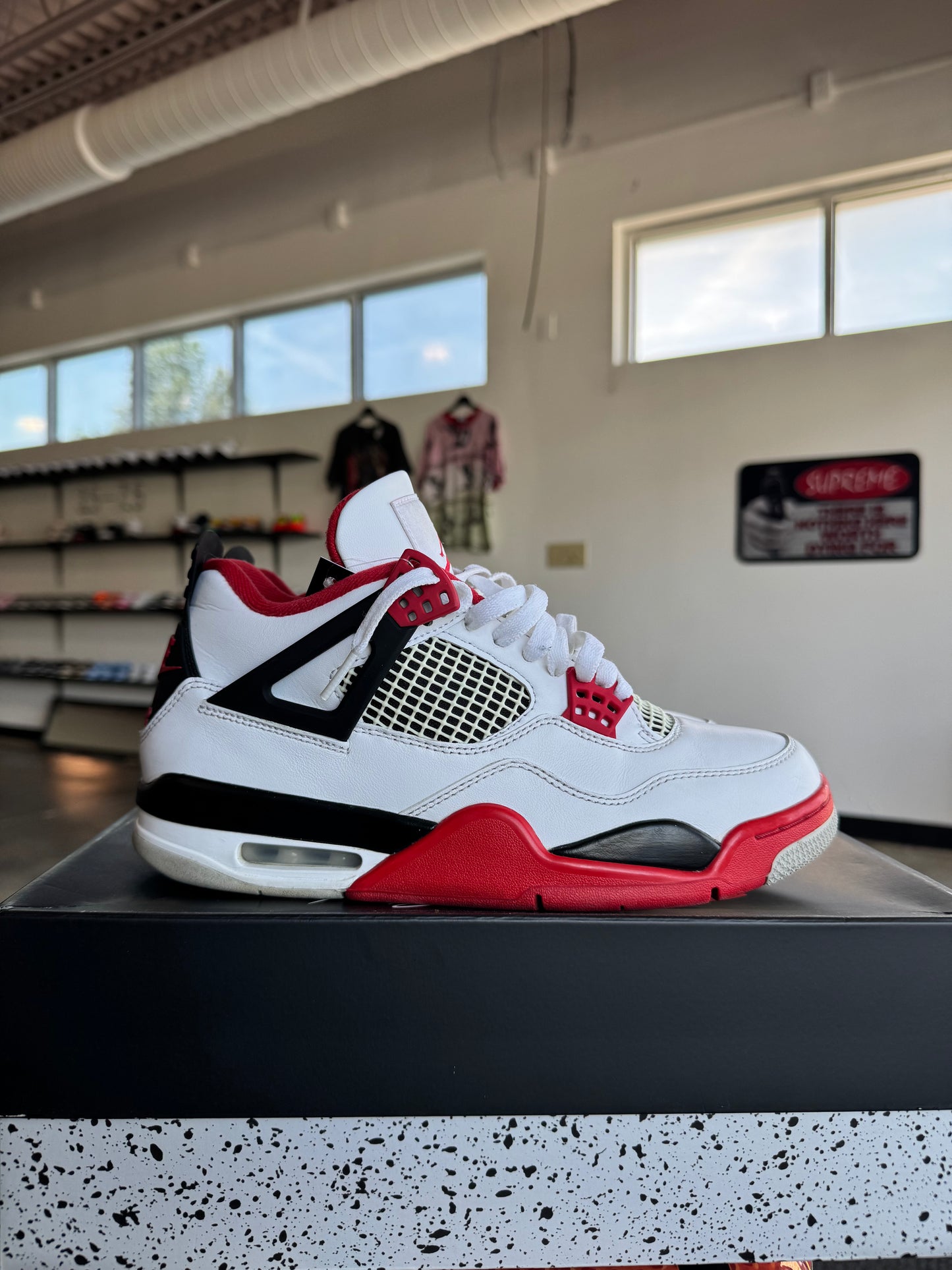 AIR JORDAN 4 RETRO “FIRE RED”