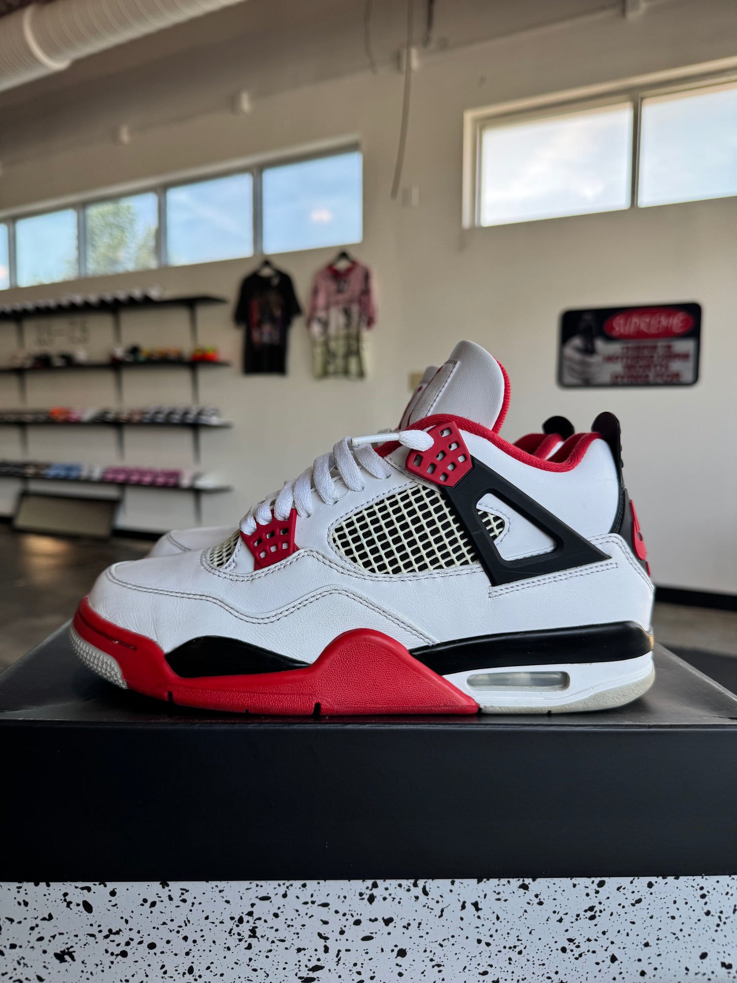 AIR JORDAN 4 RETRO “FIRE RED”