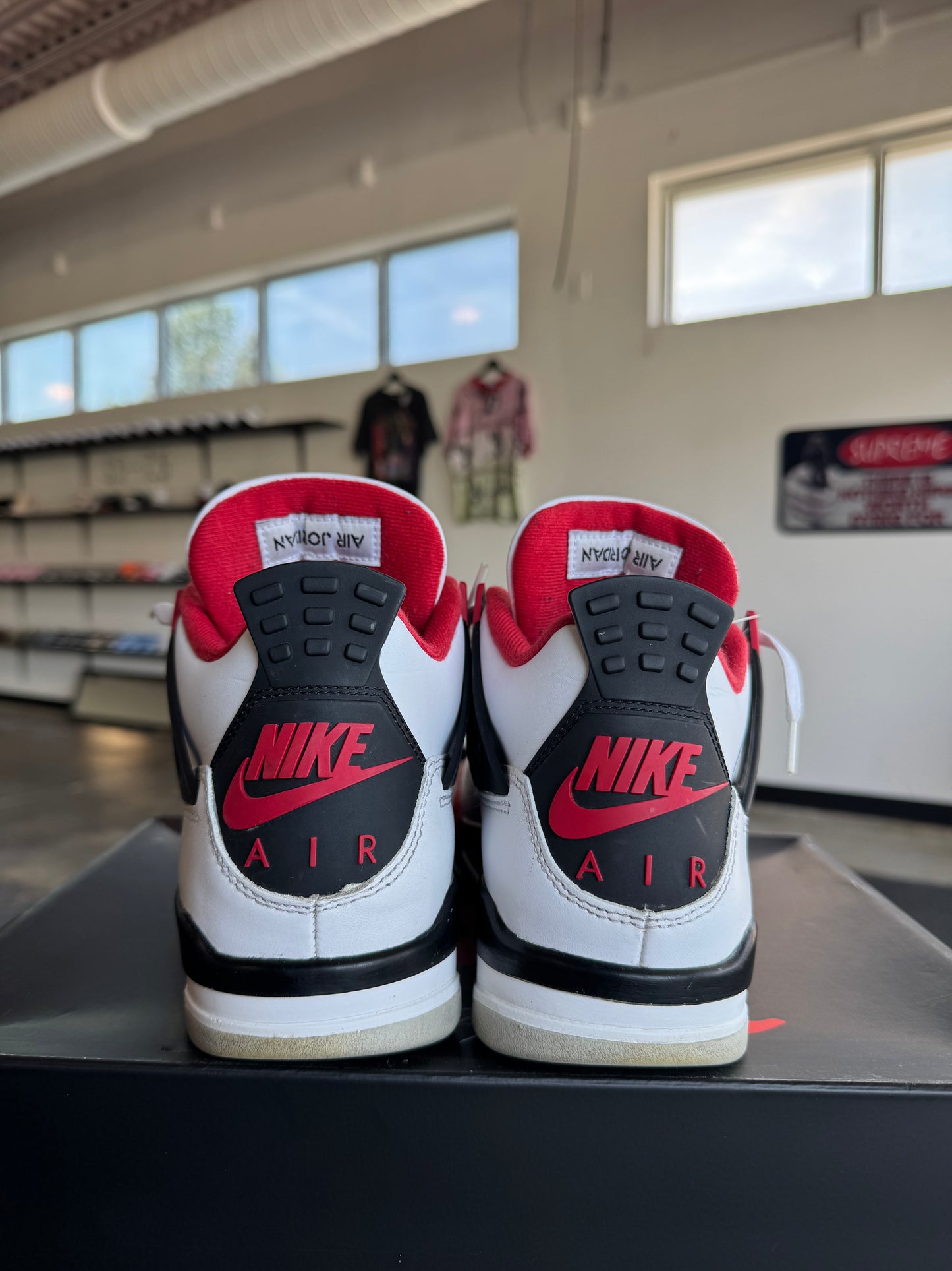 AIR JORDAN 4 RETRO “FIRE RED”