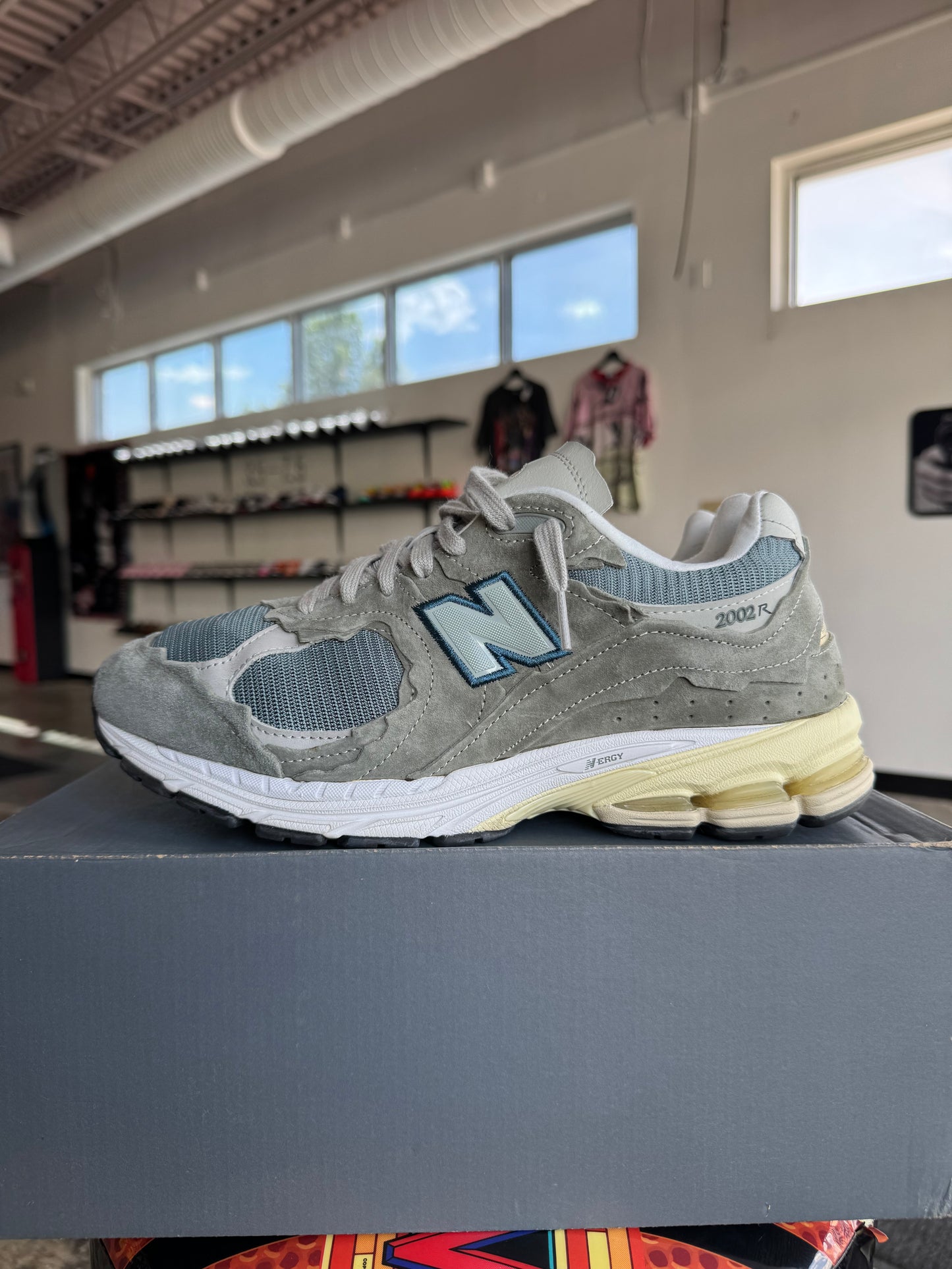 NEW BALANCE 2002R “PROTECTION PACK MIRAGE GREY”