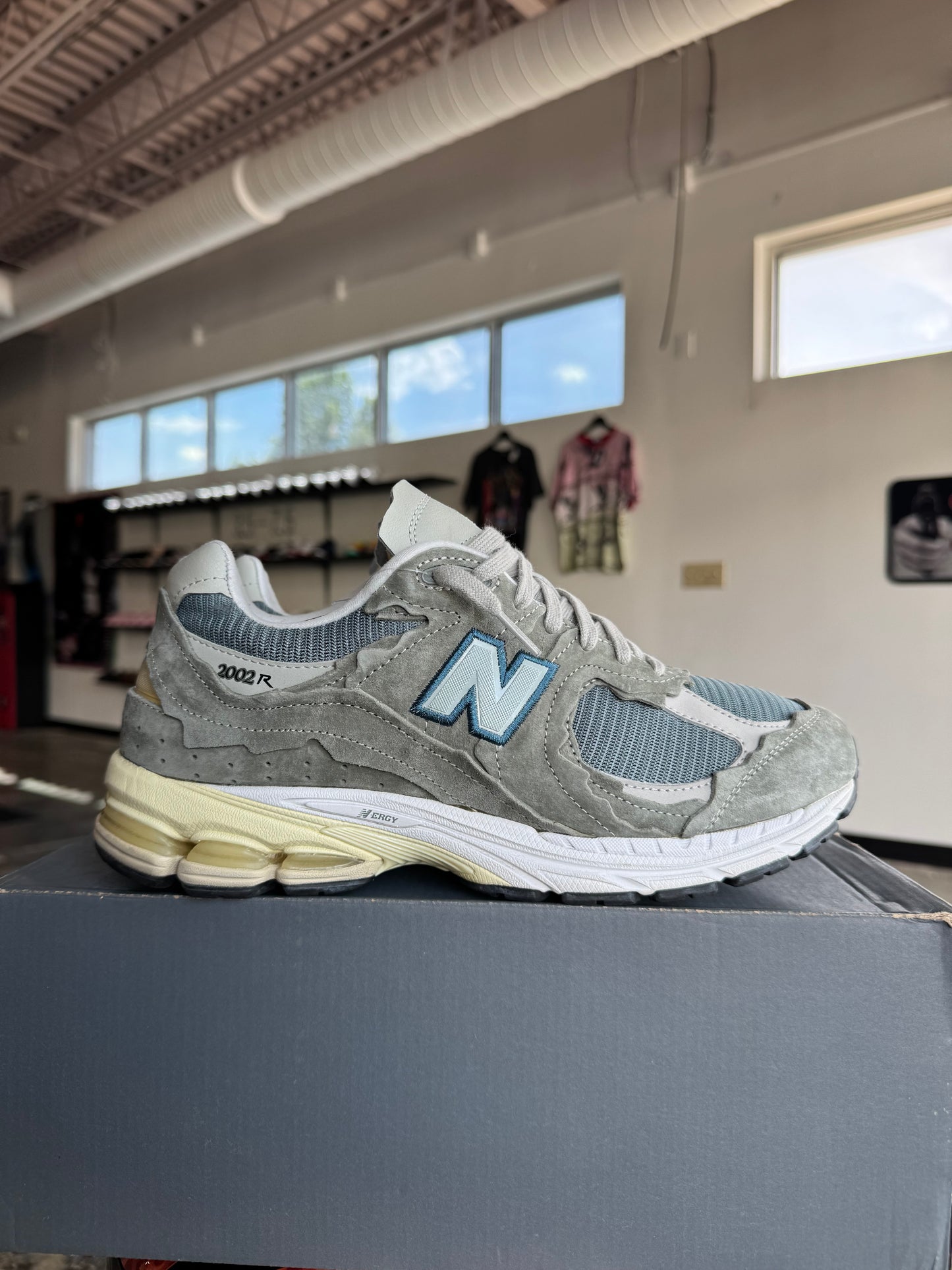NEW BALANCE 2002R “PROTECTION PACK MIRAGE GREY”