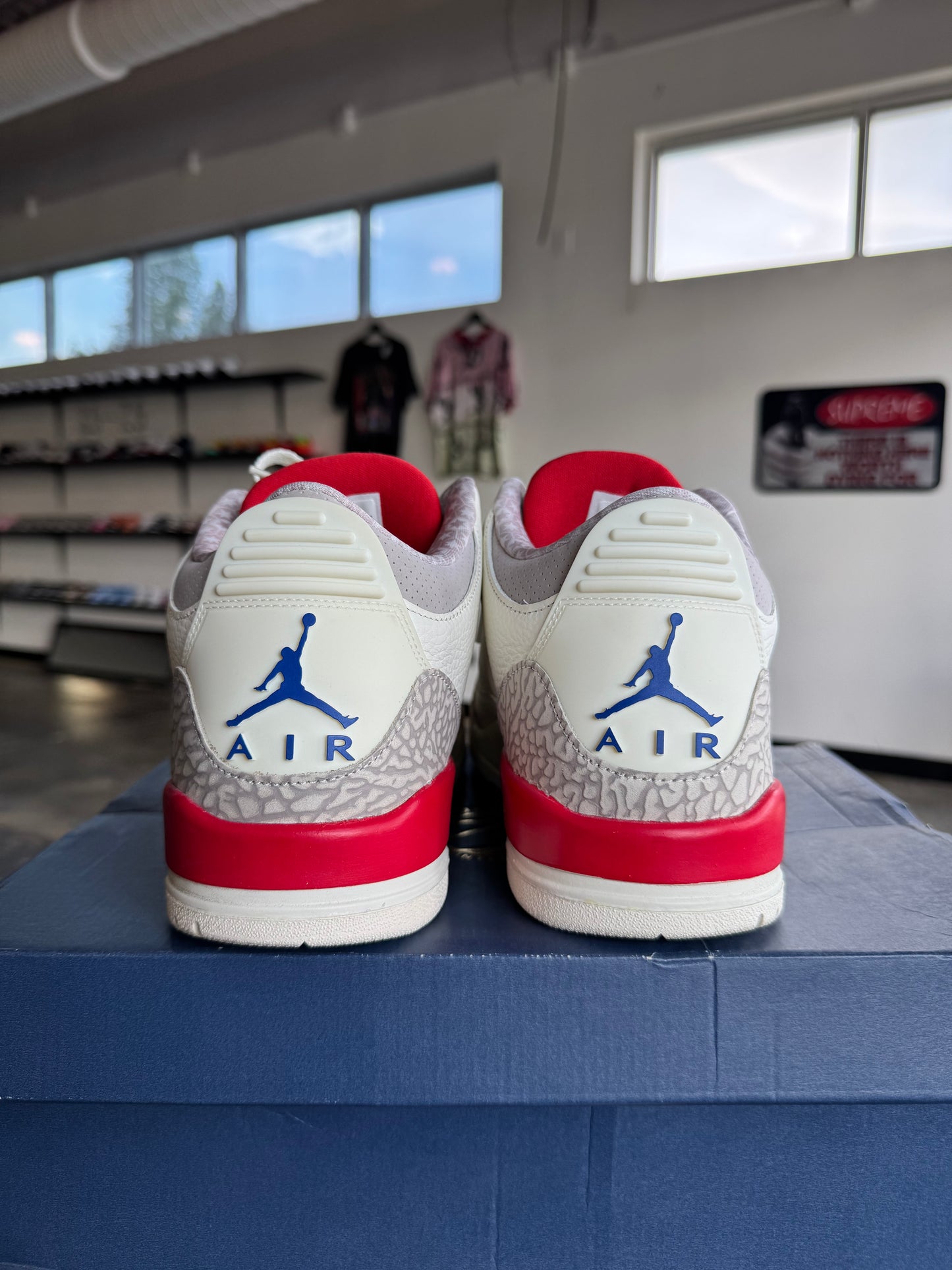 AIR JORDAN 3 RETRO “INTERNATIONAL FLIGHT”