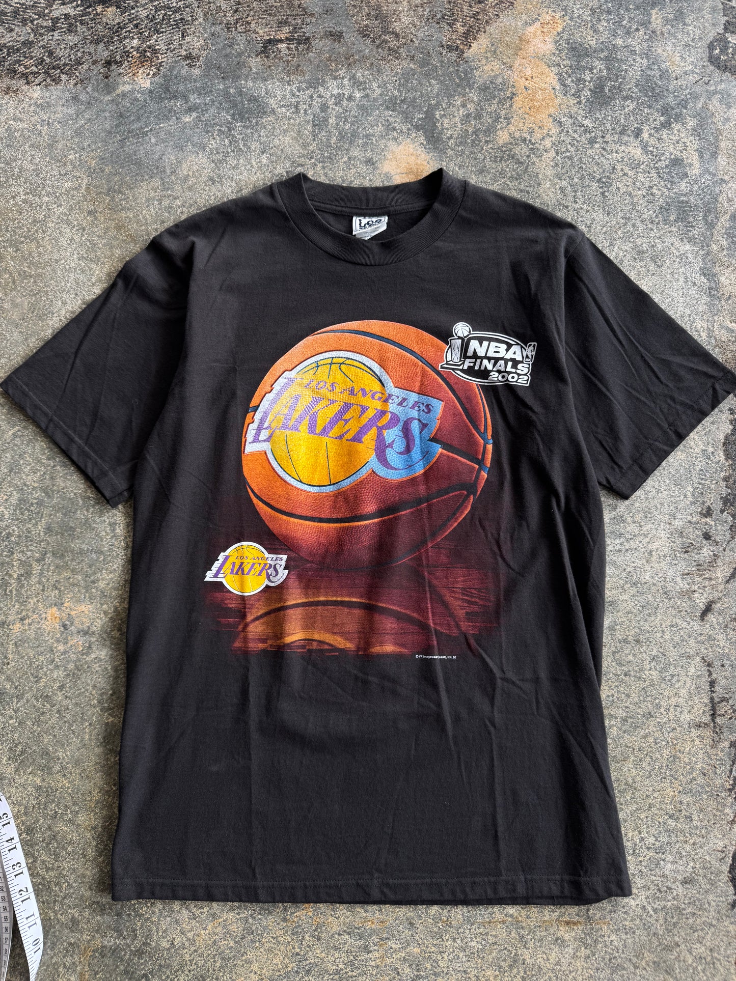 VINTAGE 2002 LAKERS NBA FINALS TSHIRT