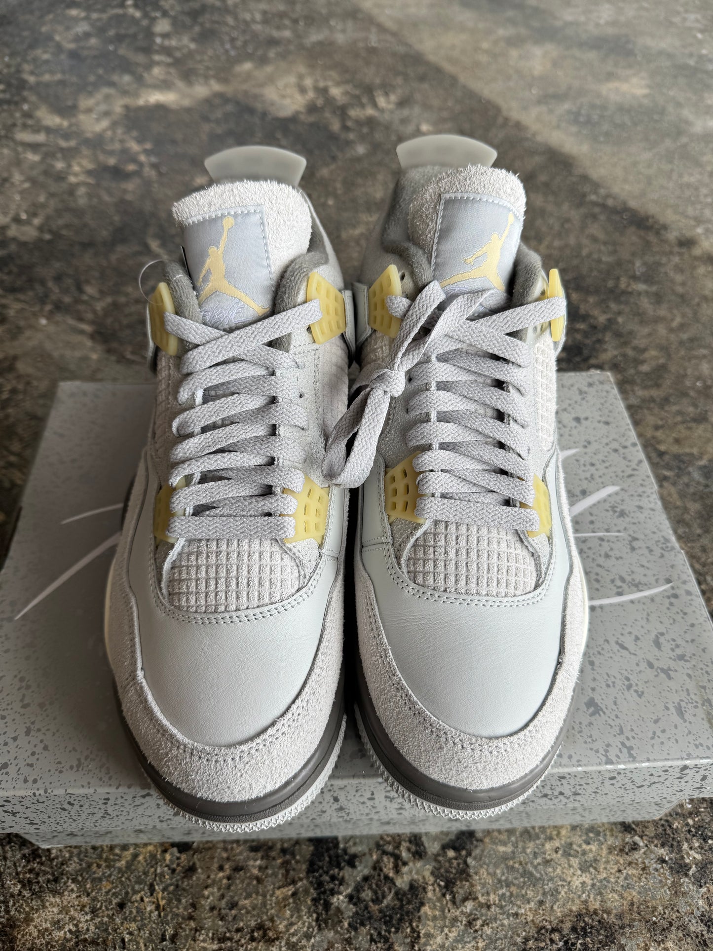 AIR JORDAN 4 RETRO “CRAFT PHOTON DUST”