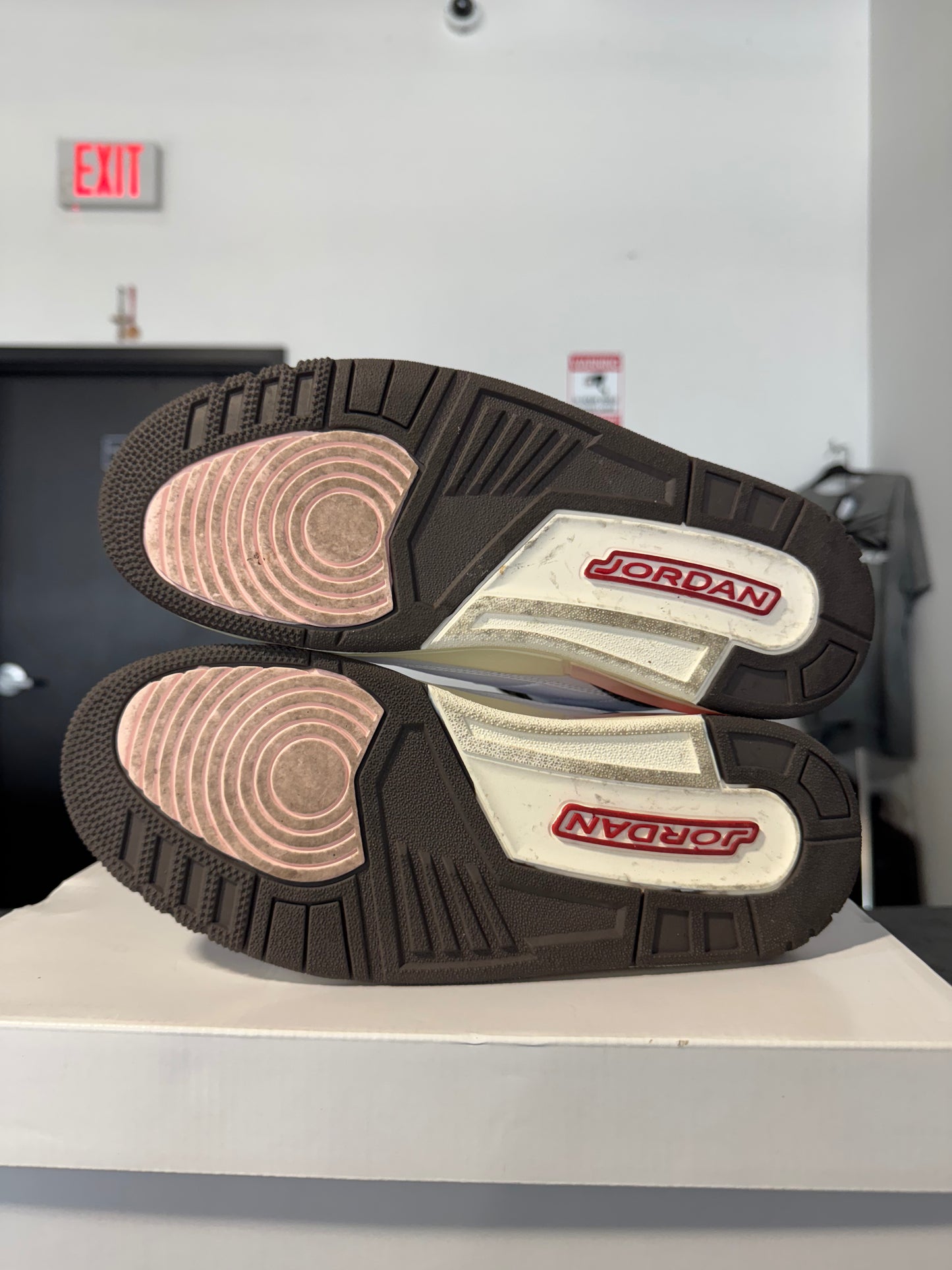 AIR JORDAN 3 RETRO WMNS “NEAPOLITION DARK MOCHA”