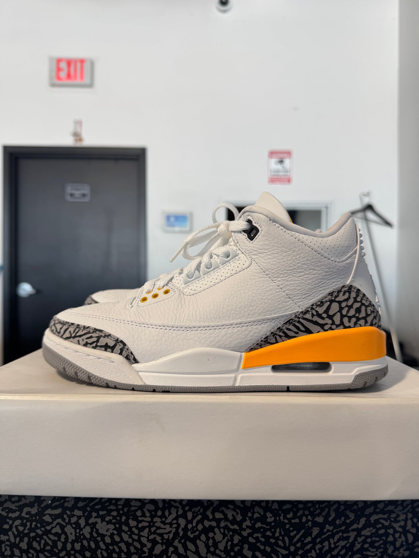 AIR JORDAN 3 RETRO “LASER ORANGE”