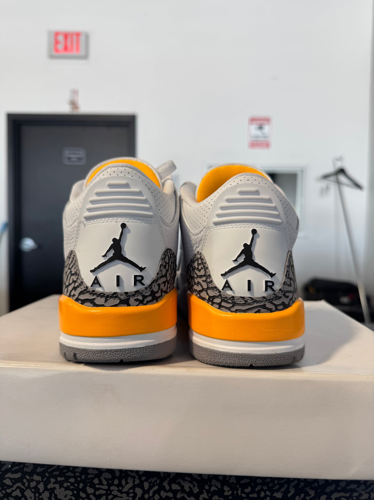 AIR JORDAN 3 RETRO “LASER ORANGE”