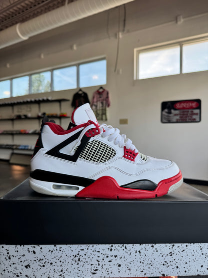 AIR JORDAN 4 RETRO “FIRE RED”